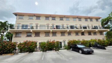 650 Tennis Club Dr in Fort Lauderdale, FL - Building Photo - Building Photo
