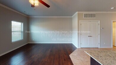 2702 W Kilimanjaro Way in Rogers, AR - Building Photo - Building Photo