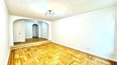 41-07 42nd St in Queens, NY - Building Photo - Building Photo