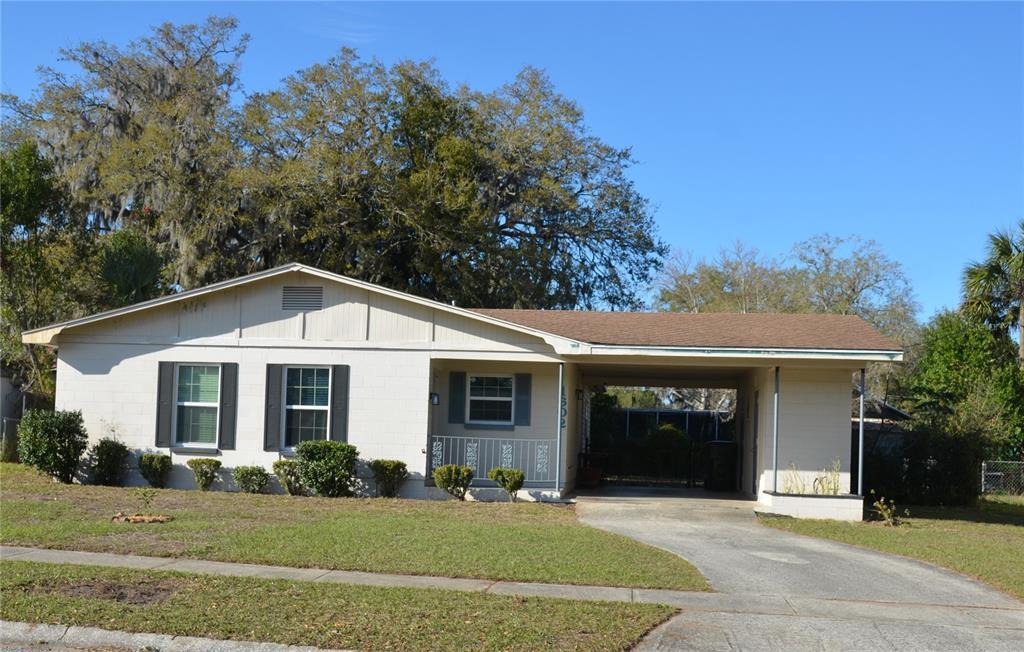1602 Lancaster Ave in Leesburg, FL - Building Photo