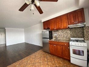 97-10-97-62 62nd Dr in Queens, NY - Building Photo - Building Photo
