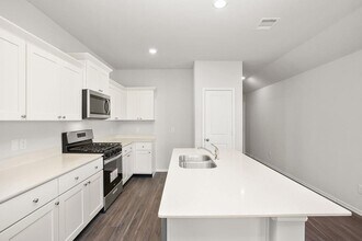 3314 Yellow Rose Dr in Texas City, TX - Building Photo - Building Photo