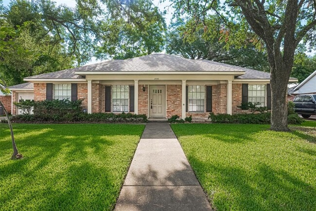 property at 2530 Bandelier Dr
