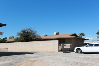 5006-5012 E Bellevue St in Tucson, AZ - Foto de edificio - Building Photo