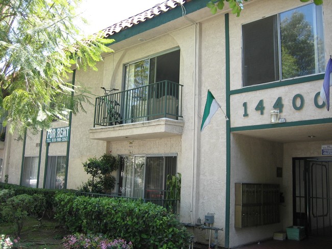 The Aventine Apartments in Van Nuys, CA - Building Photo - Building Photo