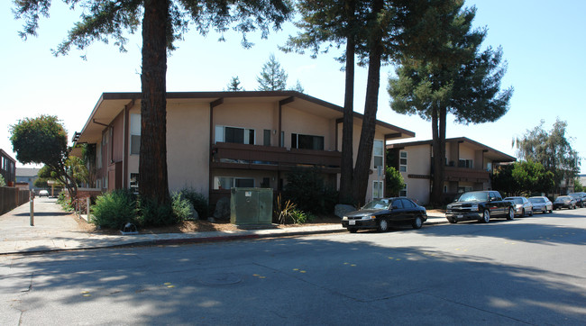 605 Tuttle Ave in Watsonville, CA - Foto de edificio - Building Photo