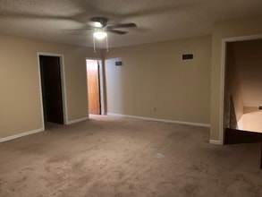 914 Chemin Dr in Baker, LA - Building Photo - Building Photo