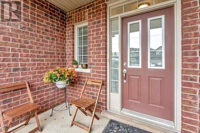 400 Stonehenge Dr in Hamilton, ON - Building Photo - Building Photo