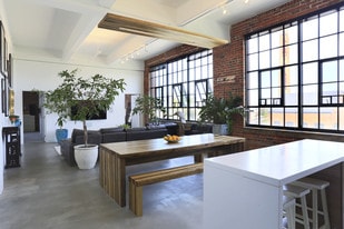 The Shoreway in Cleveland, OH - Building Photo