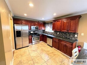 43 Mercury Cir in South Amboy, NJ - Building Photo - Building Photo