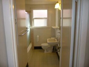 536 W 12th St in Chico, CA - Building Photo - Building Photo