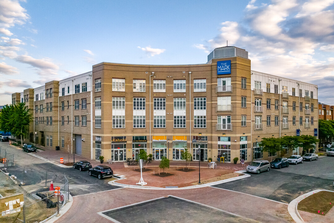 The Mark at Dulles Station in Herndon, VA - Foto de edificio