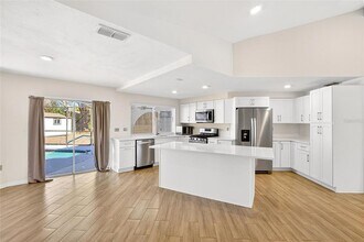 15047 Woodbury Rd in Spring Hill, FL - Building Photo - Building Photo