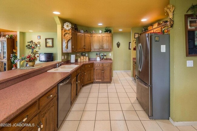 1809 Devonshire Cir in Holts Summit, MO - Building Photo - Building Photo