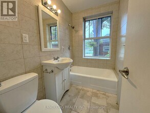 2696 Lake Shore Blvd W in Toronto, ON - Building Photo - Building Photo