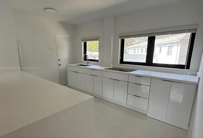 430 Malaga Ave in Coral Gables, FL - Building Photo - Building Photo