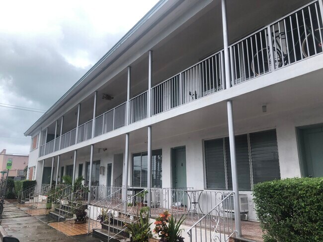 1535 West Ave in Miami Beach, FL - Building Photo - Building Photo