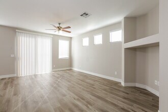9245 Lowery Point Ct in Las Vegas, NV - Building Photo - Building Photo