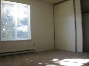 12225 SW Gingham Ln in Beaverton, OR - Foto de edificio - Building Photo