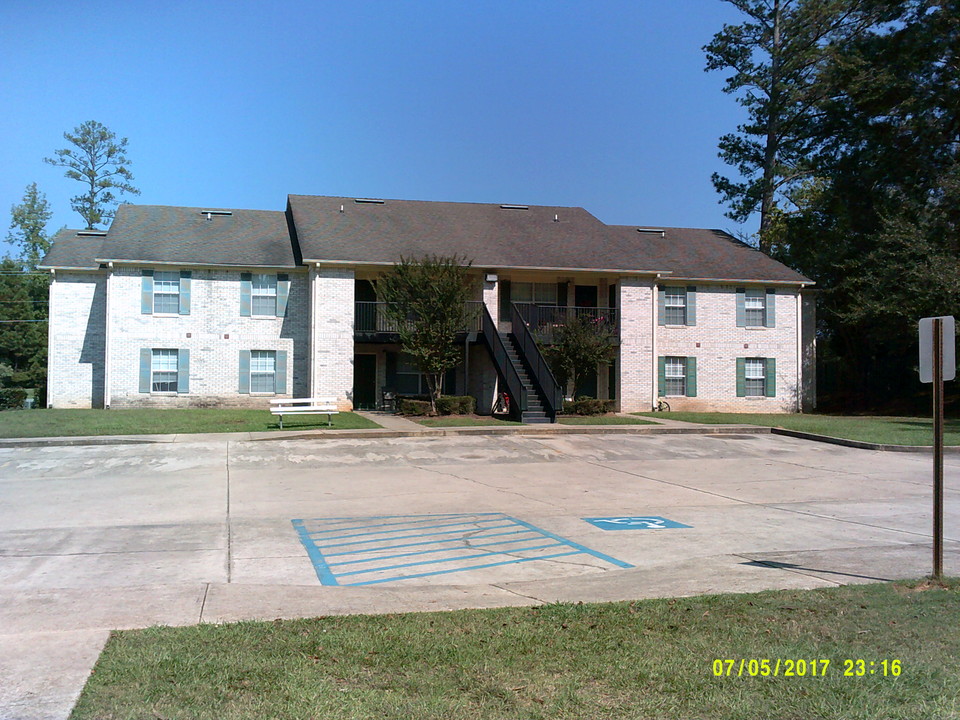 Pebble Creek Apartments in Butler, AL - Building Photo