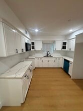 5526 S Wilton Pl in Los Angeles, CA - Foto de edificio - Building Photo