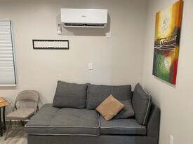 18821 Erwin St, Unit 3c in Reseda, CA - Building Photo