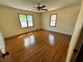 73 Faircrest Dr in Hutchinson, KS - Building Photo - Building Photo