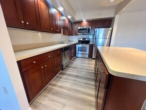 374 Massachusetts Ave, Unit 63 in Arlington, MA - Foto de edificio - Building Photo