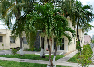 1053 NW 5th St in Miami, FL - Building Photo - Building Photo