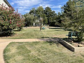 1502 NW Kingsbury Ave in Lawton, OK - Foto de edificio - Building Photo