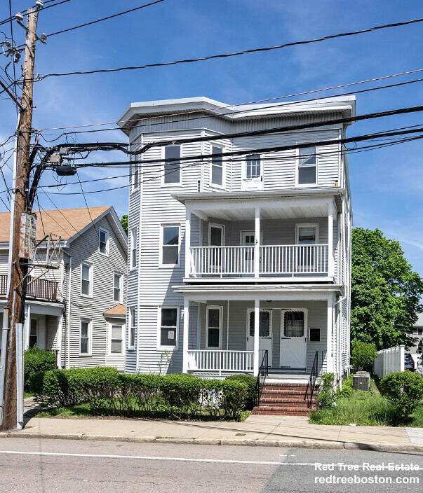 876 Adams St, Unit 1 in Boston, MA - Foto de edificio