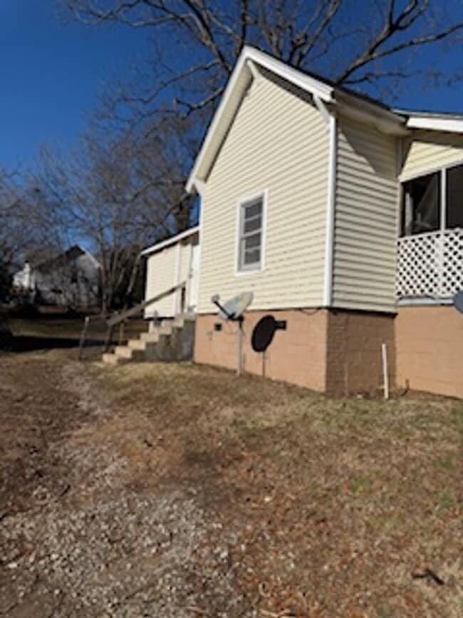 692 Southern St in Spartanburg, SC - Foto de edificio - Building Photo