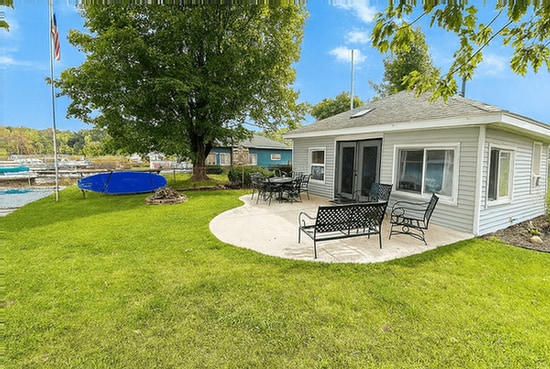 1136 Shore Dr in Gregory, MI - Building Photo - Building Photo