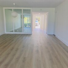 4009 N Cypress Dr in Pompano Beach, FL - Building Photo - Building Photo
