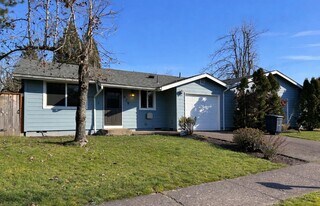 429 S 44th St in Springfield, OR - Building Photo