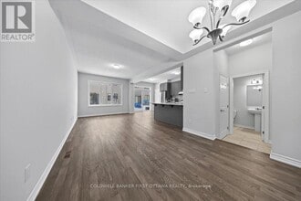 509 Flagstaff Dr in Ottawa, ON - Building Photo - Building Photo