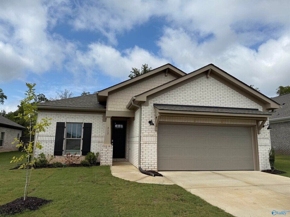 212 Waylan Rdg Ln in Madison, AL - Building Photo