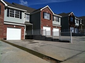 1585 Crescent Hills Dr in Tallahassee, FL - Building Photo