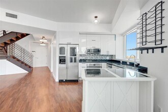 60 SW 13th St, Unit # 3026 in Miami, FL - Foto de edificio - Building Photo