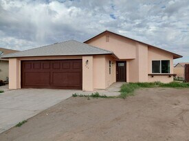 424 Vaquero Trail in Imperial, CA - Building Photo