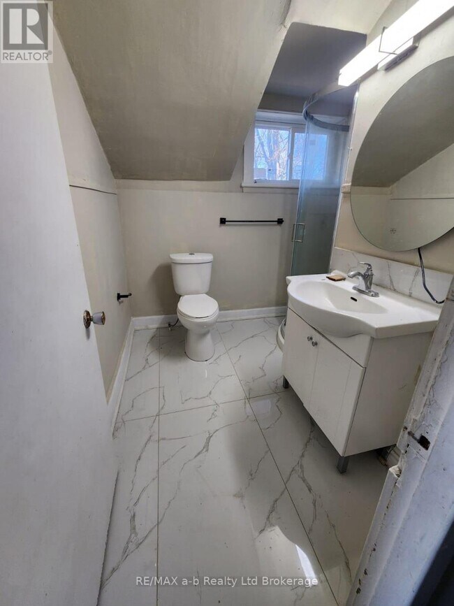 151 Albert St in Ingersoll, ON - Building Photo - Building Photo