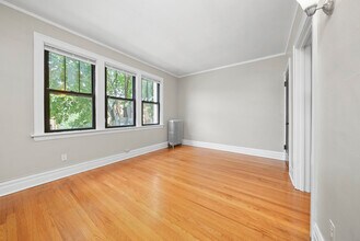 1939 Grove Ave in Berwyn, IL - Building Photo - Building Photo