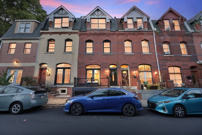 4443 Sansom St in Philadelphia, PA - Building Photo - Building Photo