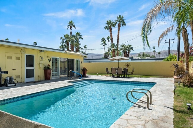 74460 Fairway Dr in Palm Desert, CA - Building Photo - Building Photo