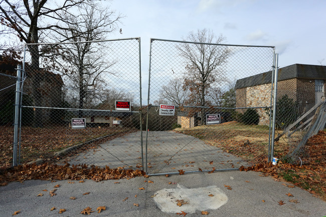 Somerset Hills Apartments in Birmingham, AL - Building Photo - Building Photo