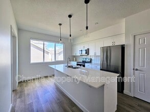 20960-20919 19 Ave NW in Edmonton, AB - Building Photo - Building Photo