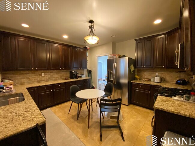 22 Homer St, Unit 2 in Brookline, MA - Building Photo - Building Photo