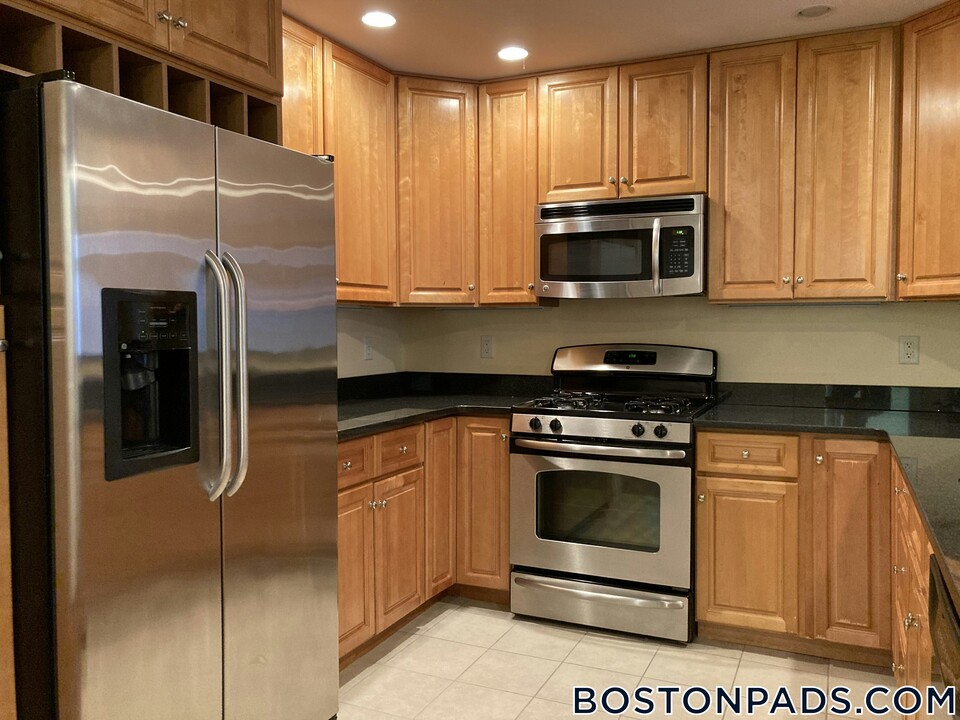 83 Fairmount Ave in Boston, MA - Building Photo