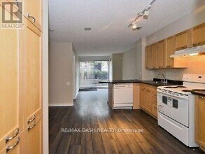 75-175 Dalhousie St in Toronto, ON - Building Photo - Building Photo