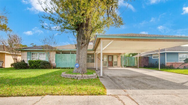 8565 Ridgepoint Dr in Houston, TX - Foto de edificio - Building Photo